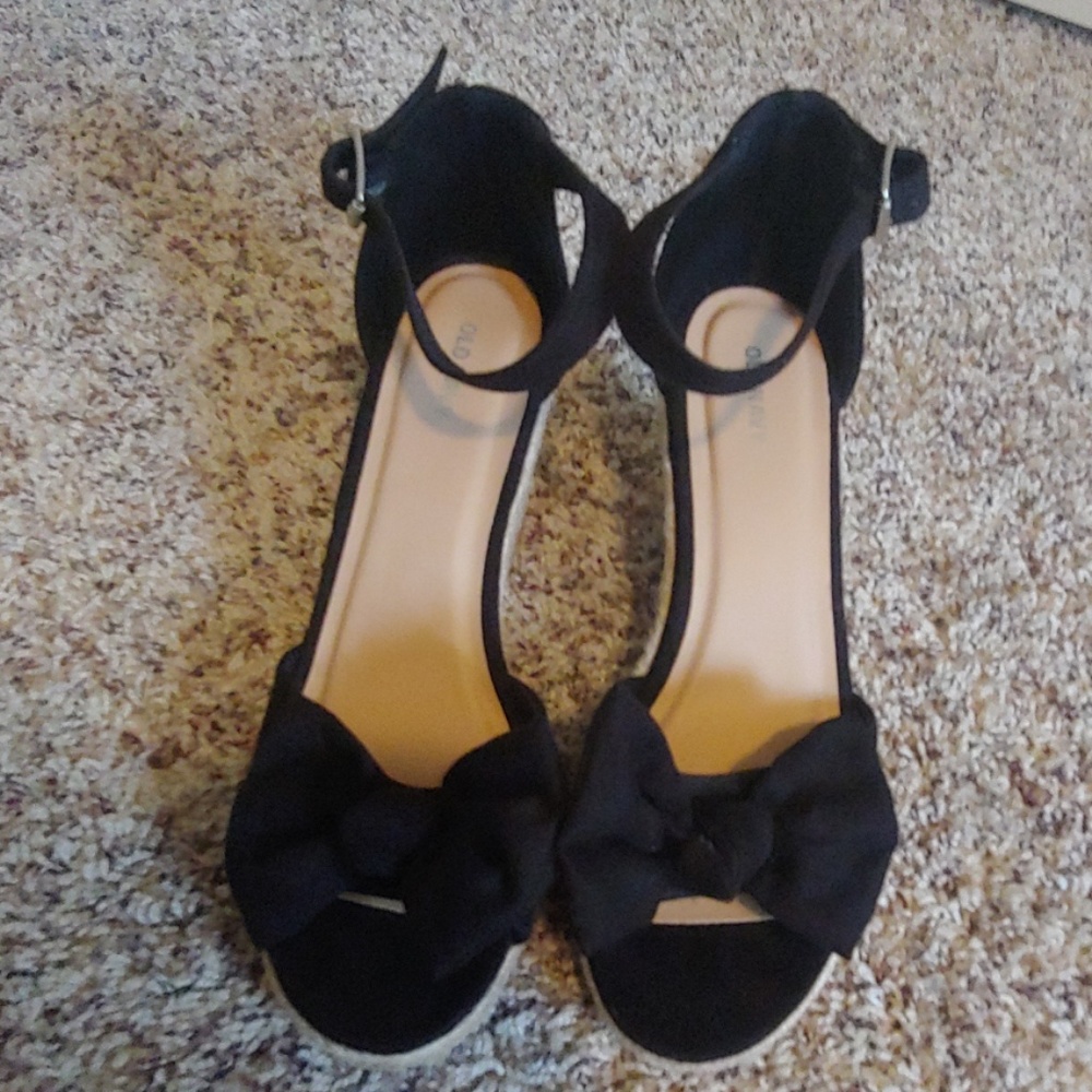 Old Navy black espadrill wedges size 10